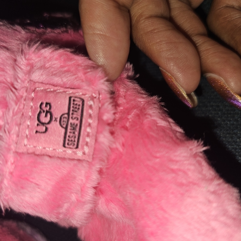 UGG Pink Moccasins Cozy Comfort - Picture 6 of 11
